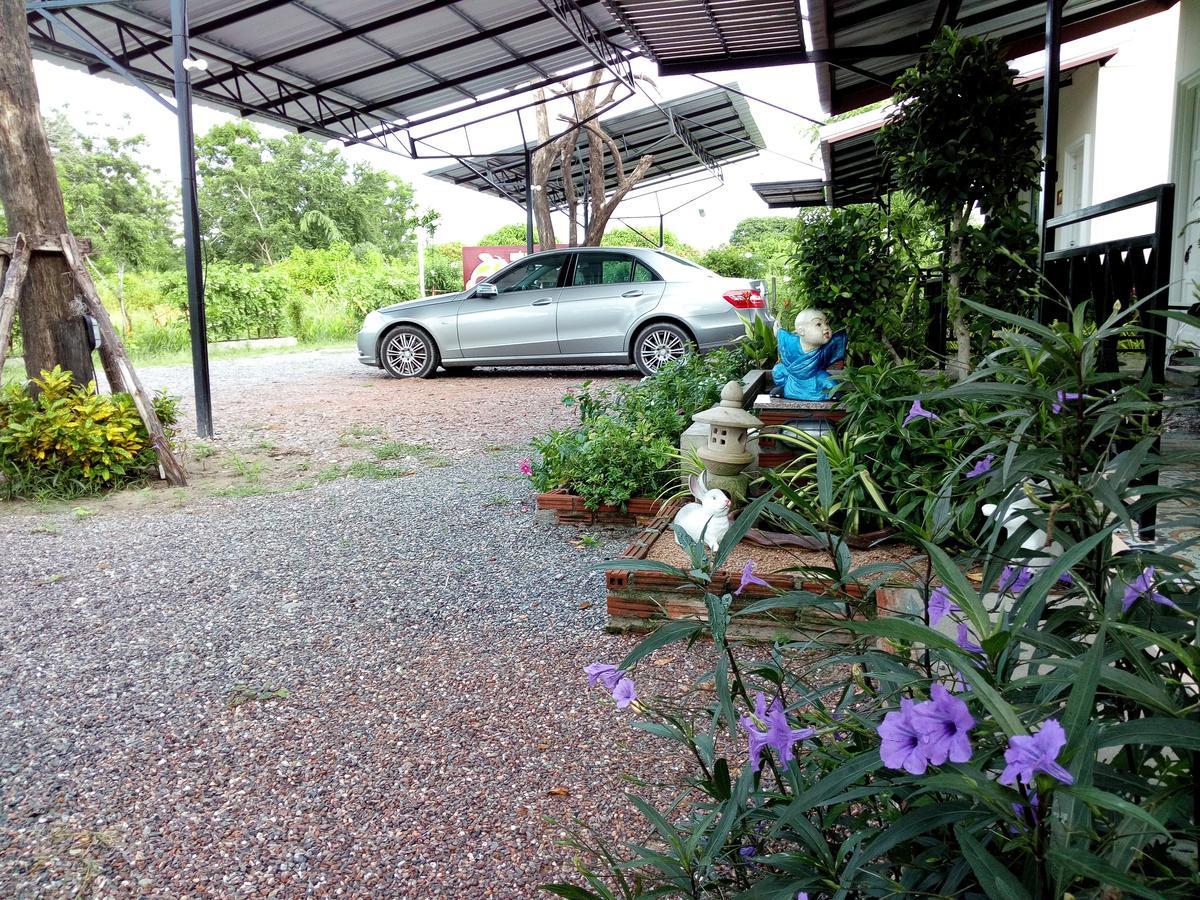Fancy Carp Resort Cha-Am Exterior photo