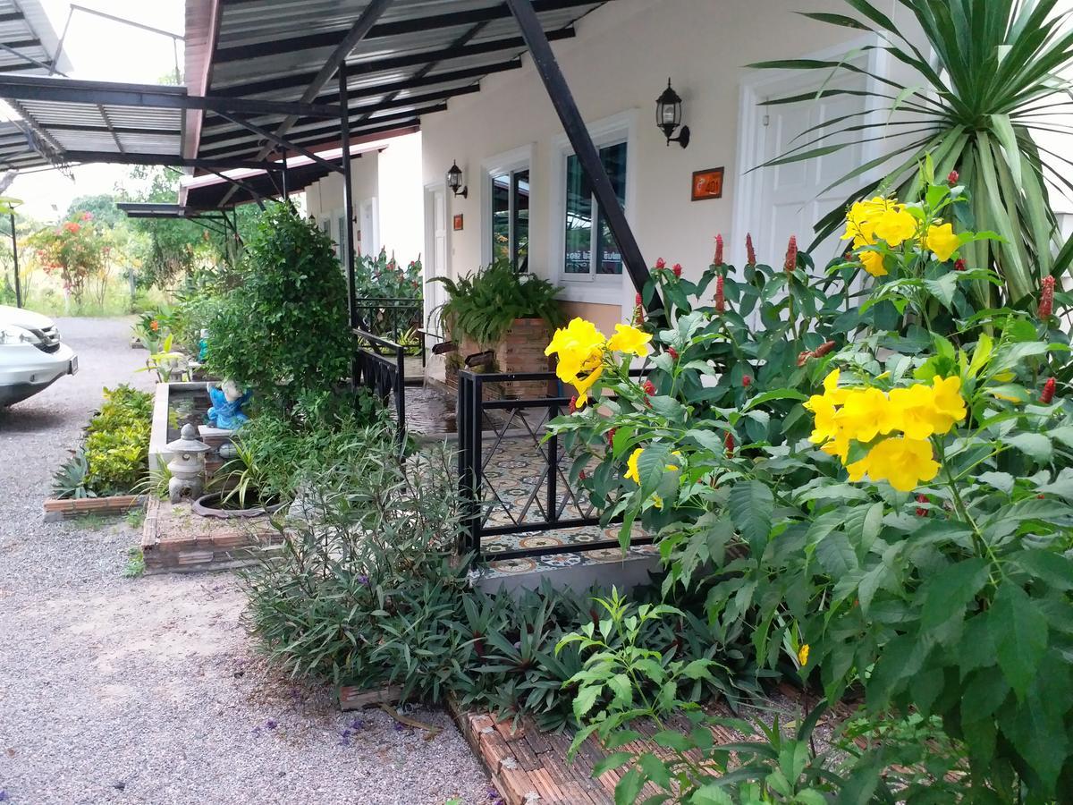 Fancy Carp Resort Cha-Am Exterior photo