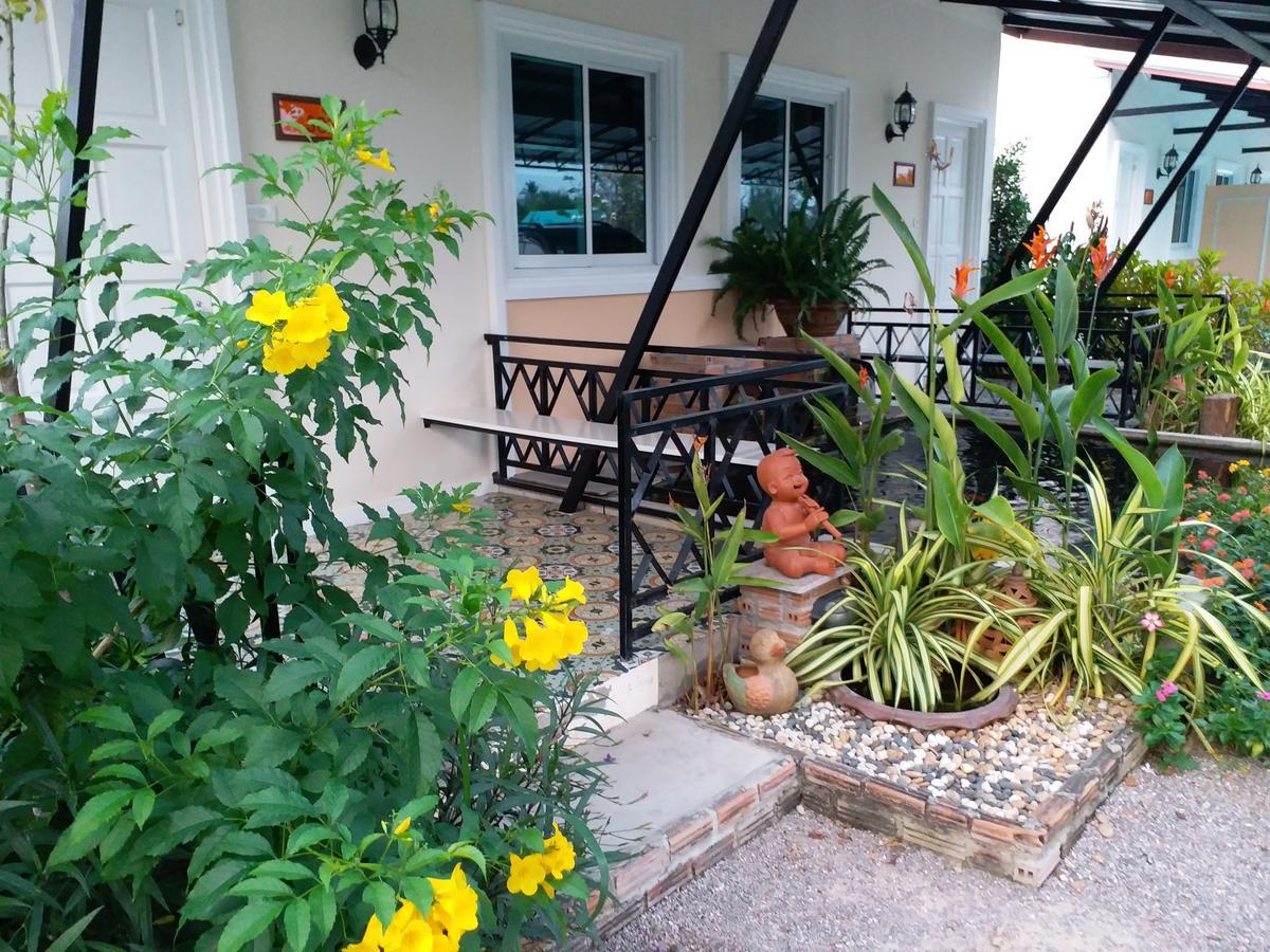 Fancy Carp Resort Cha-Am Exterior photo